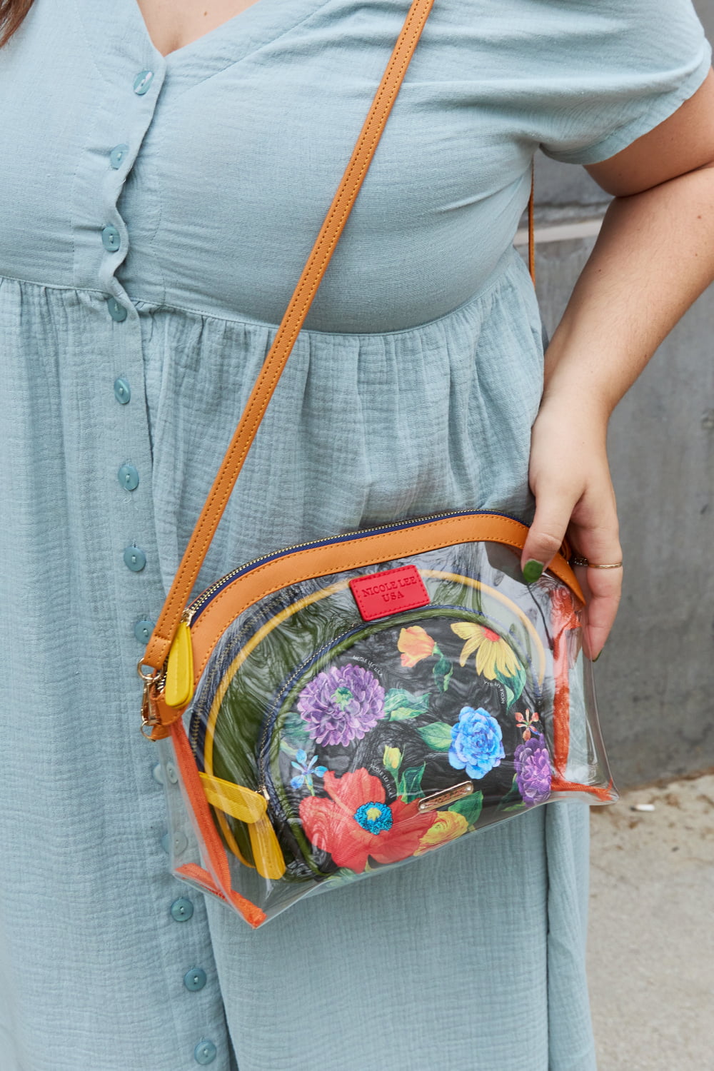 Nicole Lee Corporate - Nicole Lee Printed Crossbody Bag has it all, class,  style and plenty of room for all of your fabulous essentials! 🤩🤩🤩 # nicolelee #nicoleleeEspaña #nicoleleeusa #nllook #handbags SHOP NOW: